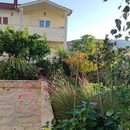 Apartman Breza ชิเบนิก ภายนอก รูปภาพ