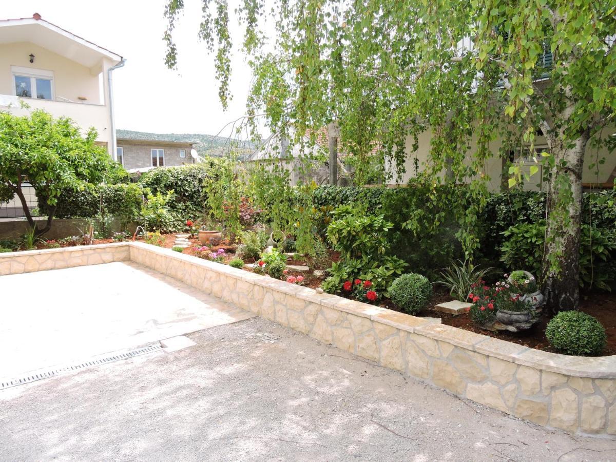 Apartman Breza ชิเบนิก ภายนอก รูปภาพ