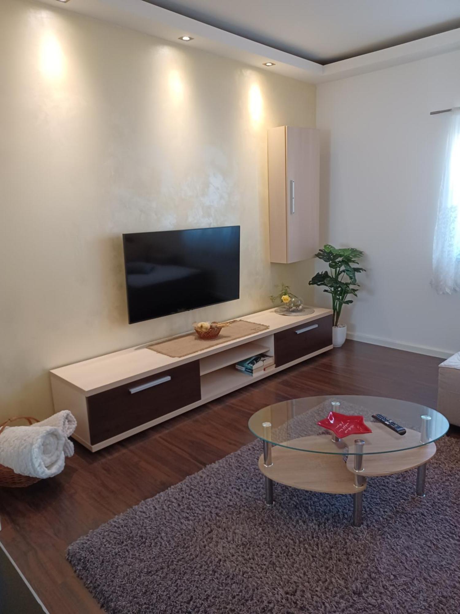 Apartman Breza ชิเบนิก ภายนอก รูปภาพ