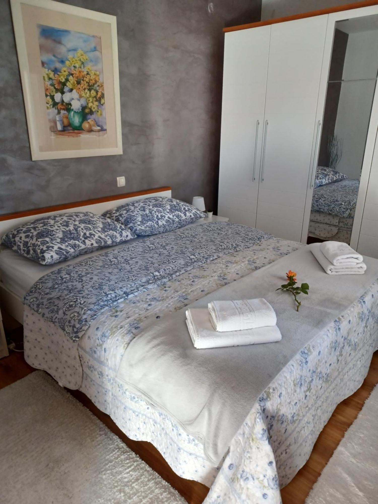 Apartman Breza ชิเบนิก ภายนอก รูปภาพ